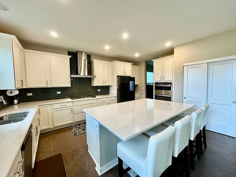 233 Farmstead Ct — Photo 6