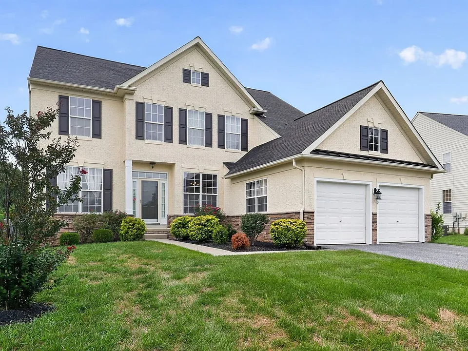 110 Plymouth Pl