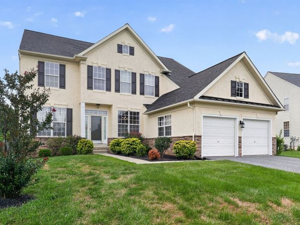 110 Plymouth Pl