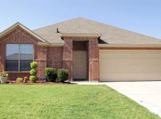 205 Maned Dr, Sanger, TX 76266