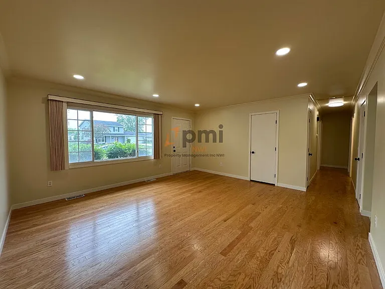 2836 W 63rd Ln — Photo 4