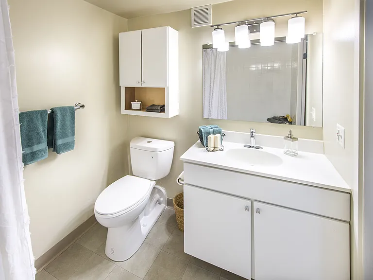 Full Bathroom