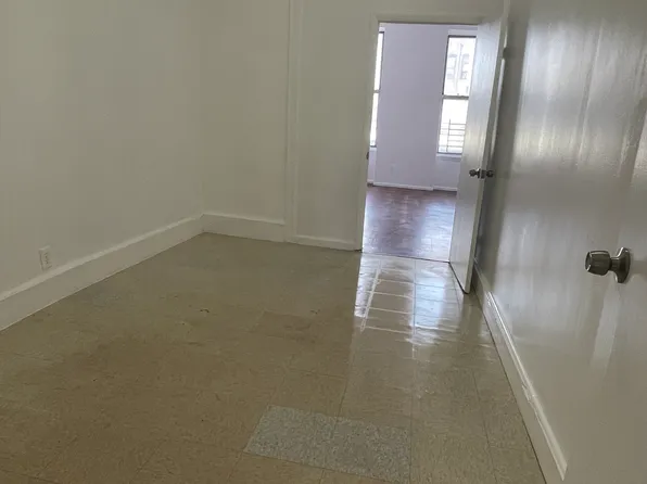 226 Wilson Avenue image 5 of 8