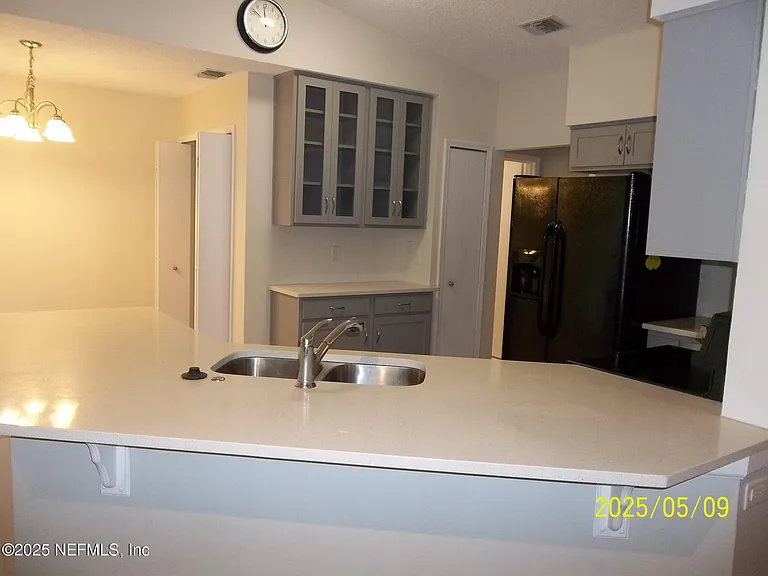 255 Leatherleaf Dr — Photo 7