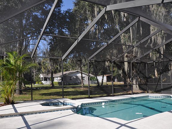 screened pool