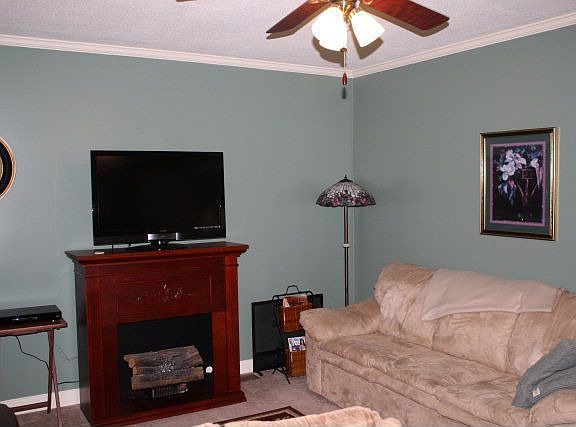 4th image of 1810 Hullwood Dr