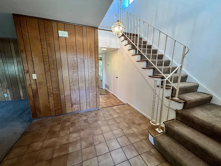 413 Del Oro Ave — Photo 2