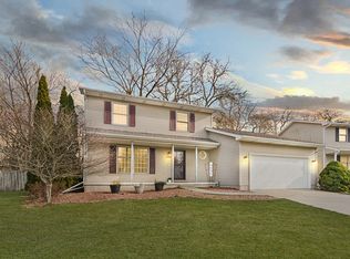 2306 Timber View Dr, Bloomington, IL 61701