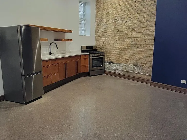 3084 S Lock St #3 — Photo 2