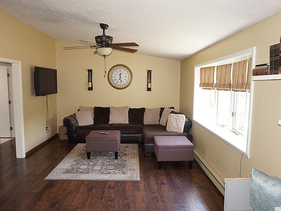 3rd image of 32 Canna Drive