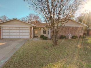 1141 Melvin Dr, Benbrook, TX 76126