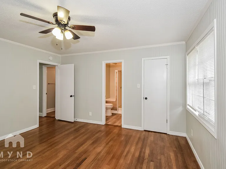 8210 Danbury Cv — Photo 12