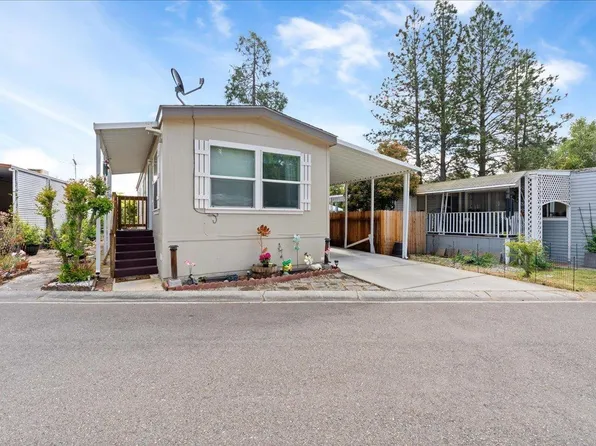 6245 Nob Hill Dr, Newcastle, CA 95658