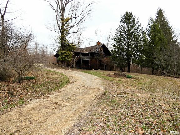 3rd image of 895 Wells Ln