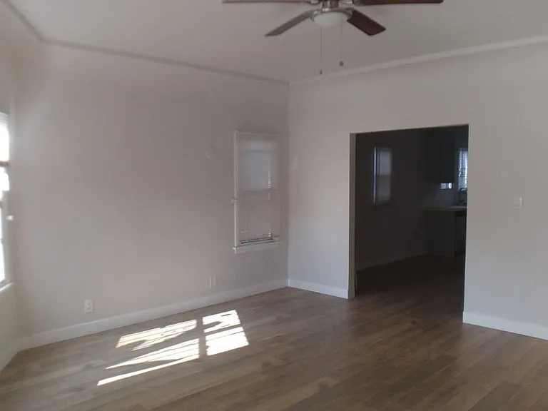 2646 Vineyard Ave #2 — Photo 7