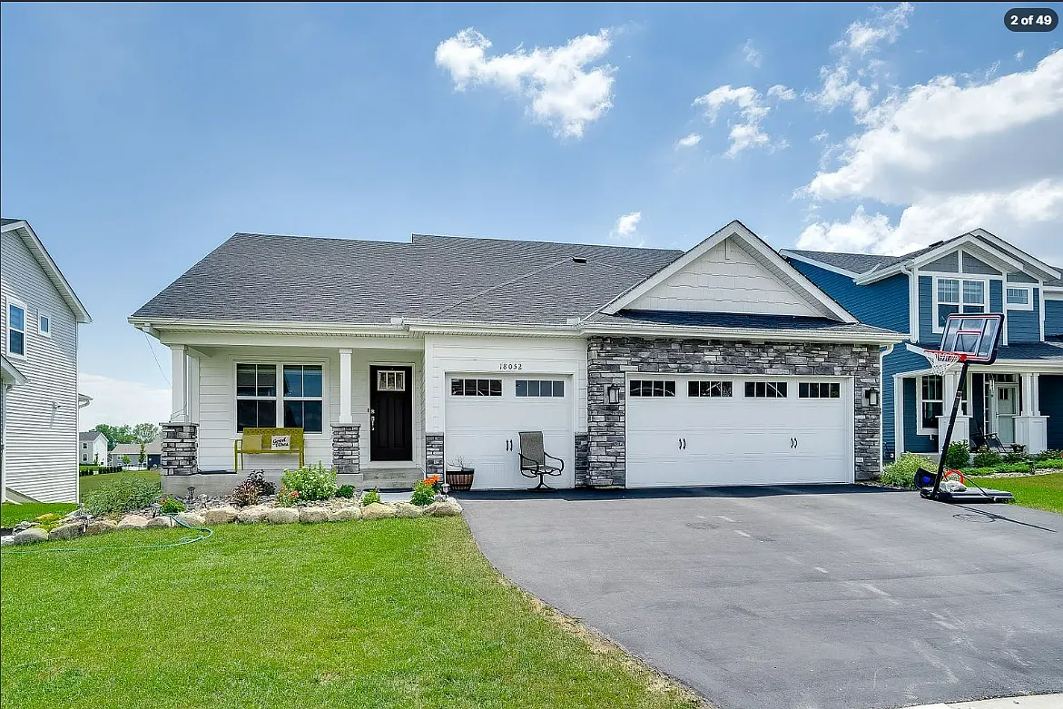 4 bed, 2926 sqft, $3,499 — Photo 2