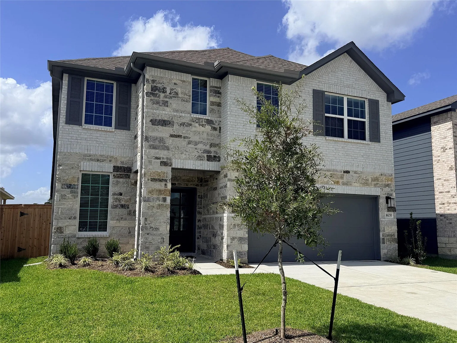 4 bed, 3.5 bath, 2738 sqft, $2,600 — Photo 3
