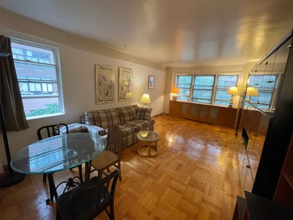 321 East 45th Street image 1 of 2