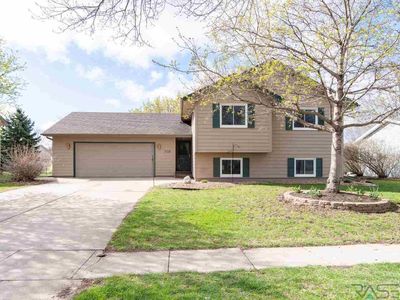 309 W Spruce St, Brandon, SD, 57005