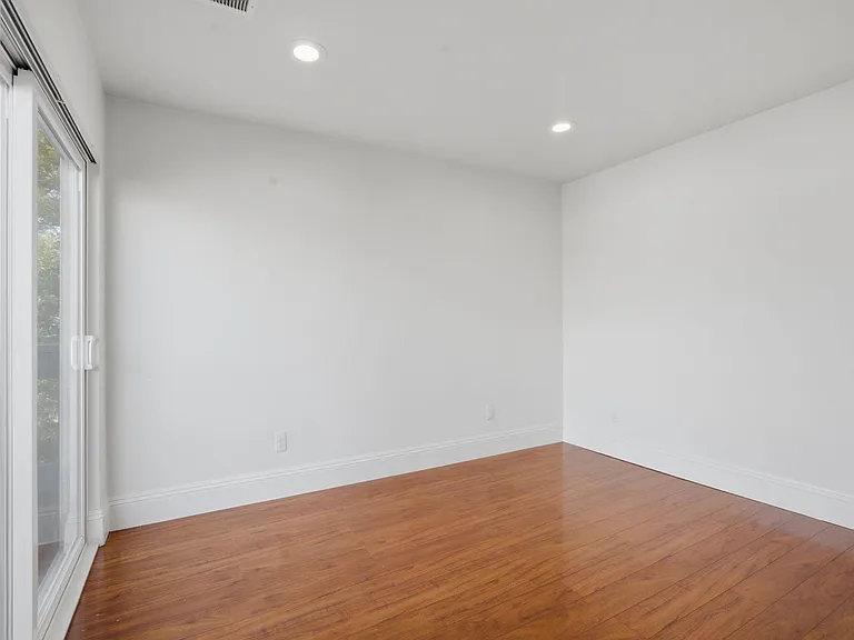 228 Abbot Ave — Photo 29