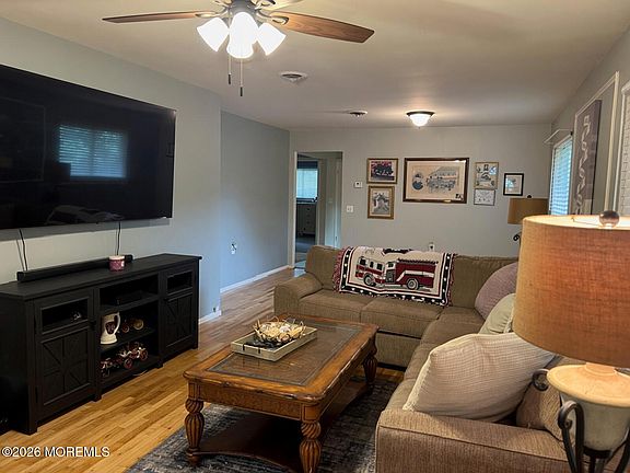 5th image of 28 Mount Rainier Drive
