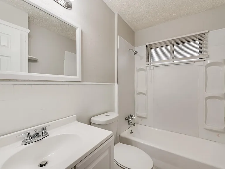 12118 Oberlin Dr — Photo 12