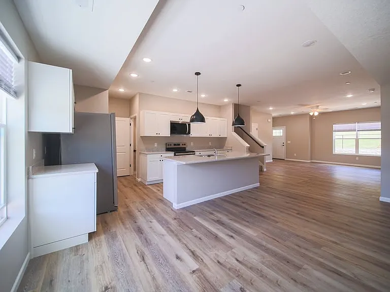 1210 Devils Glen Rd — Photo 5