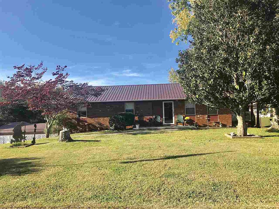 1st image of 467 Cambridge Cir