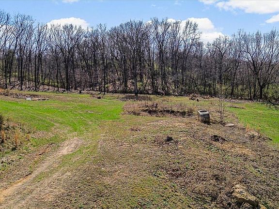 4th image of 2955 Greenwood Dr