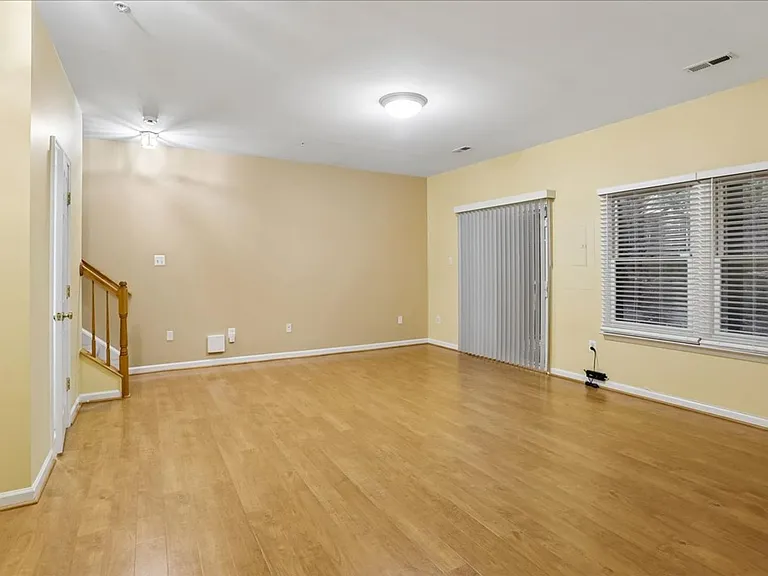 2943 Saint Helen Cir — Photo 32