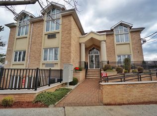 6 Arc Pl APT B4, Staten Island, NY