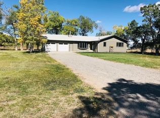 328 Paradise Valley Rd, Riverton, WY 82501