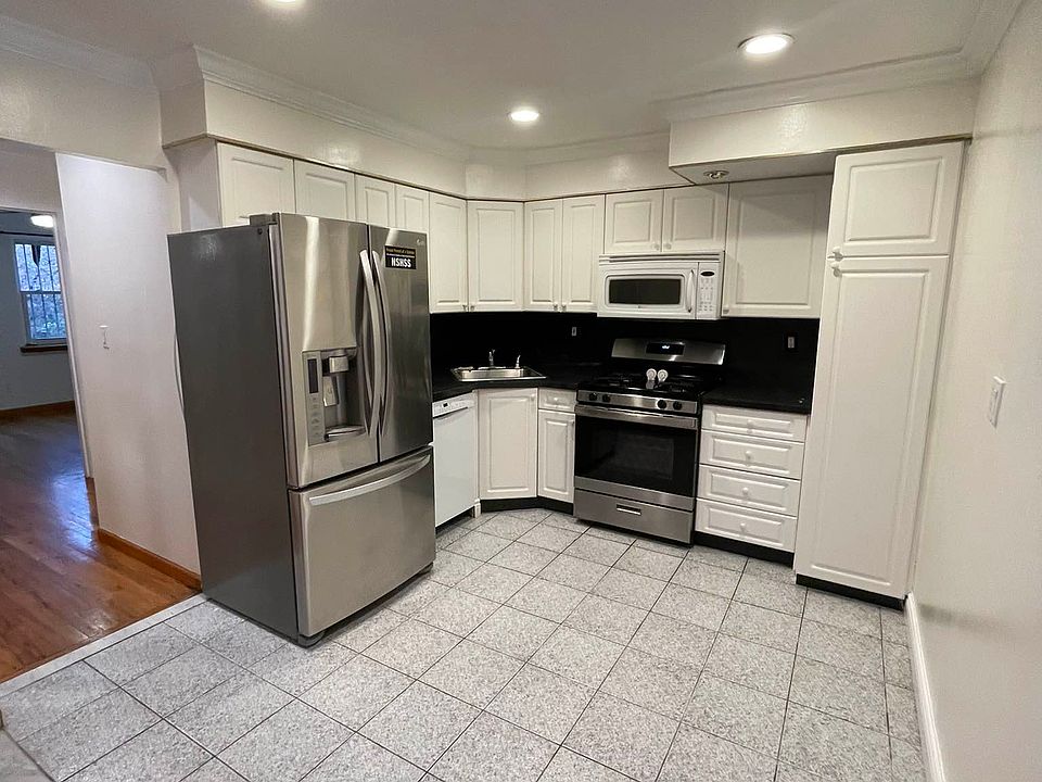 1st image of 3014 70th St #2