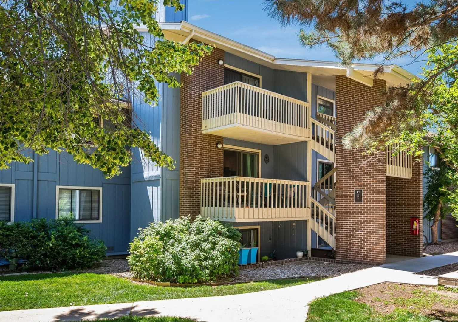Updated 2B/2B Condo in Aspen Grove Community-Available Now! — Photo 1