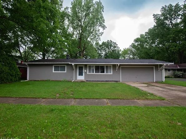 356 Baldwin Dr, Berea, OH 44017