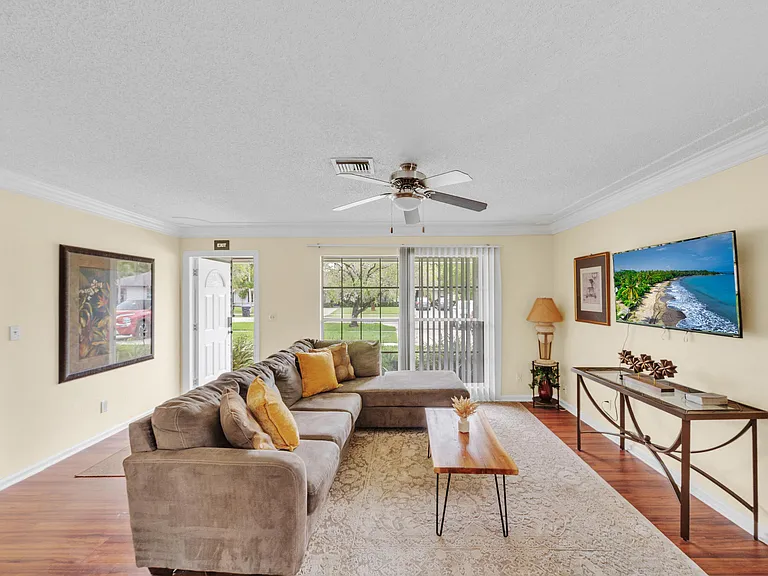1350 Riverside Cir #1 — Photo 36