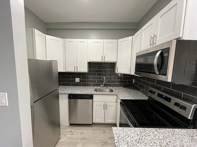 629 Clara Ave #28 — Photo 2