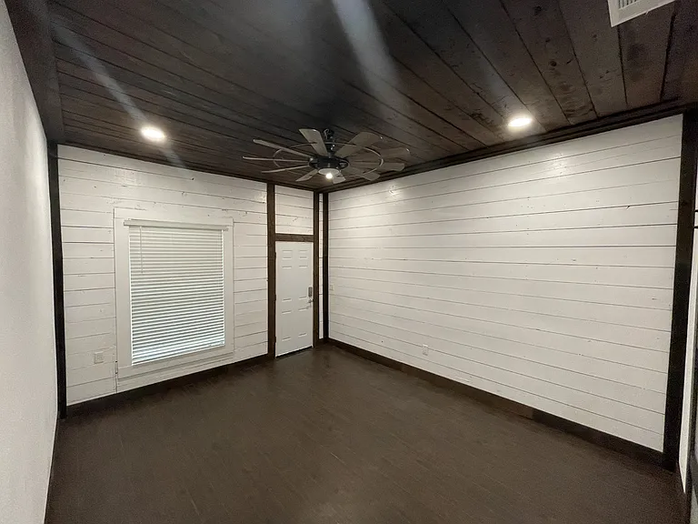 112 Yates St — Photo 9