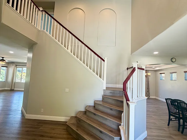 37121 Edgemont Dr — Photo 16