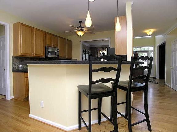 Kitchen Breakfast Bar