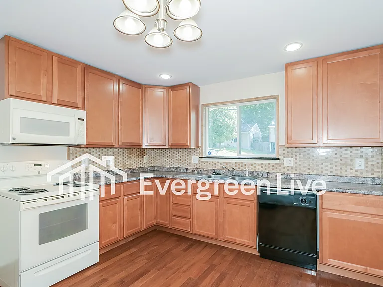 3229 W Tennyson Ave — Photo 5