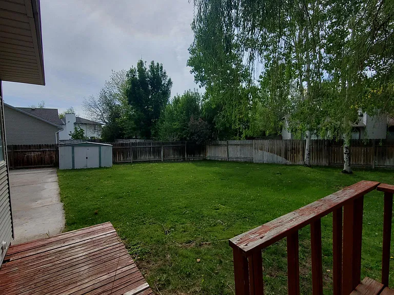 1322 Walstrom Ln — Photo 18