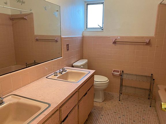 2nd image of 1099 49th St S #1