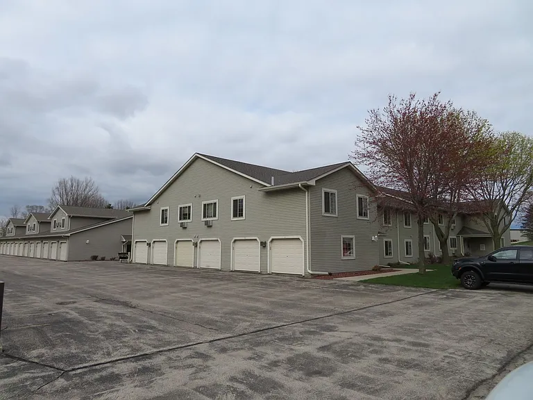 385 Main St — Photo 12