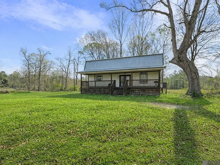 17220 Oak Ridge Rd — Photo 1