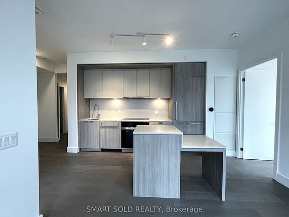 3rd image of 6 Greenbriar Rd E #610
