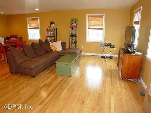 4th image of 12 Williamson Ave
