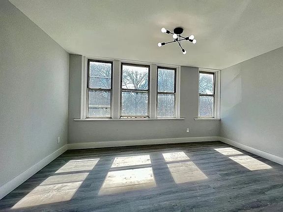 2nd image of 141 Park Ave #Cpm3