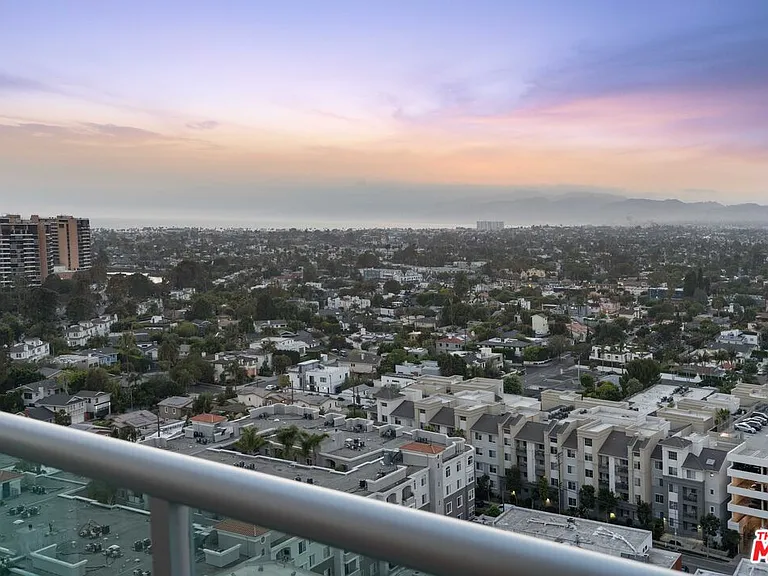 13700 Marina Pointe Dr #1915 — Photo 13