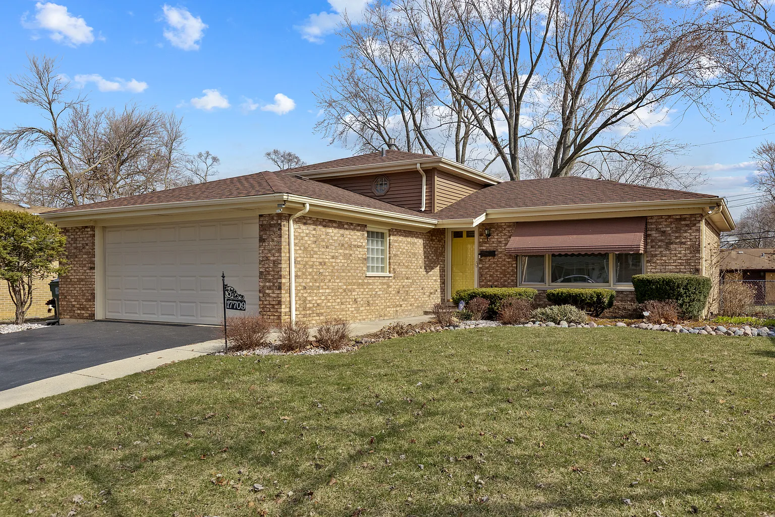 17709 Dogwood Ln photo 1